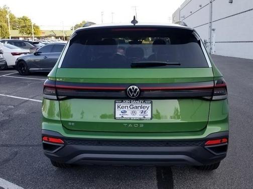 2025 Volkswagen Taos 1.5T SE Black