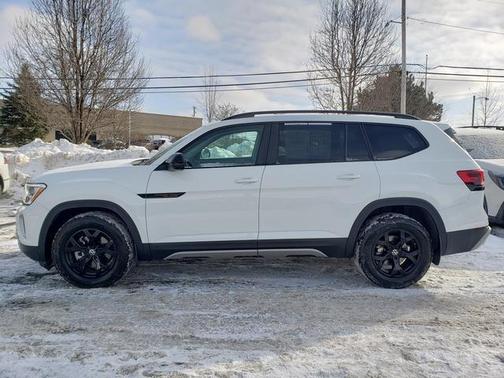 2024 Volkswagen Atlas 2.0T Peak Edition SE w/Technology