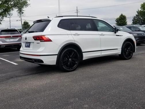2022 Volkswagen Tiguan 2.0T SE R-Line Black