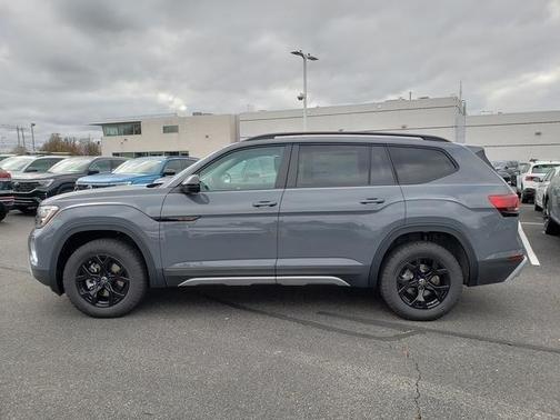 2025 Volkswagen Atlas 2.0T Peak Edition