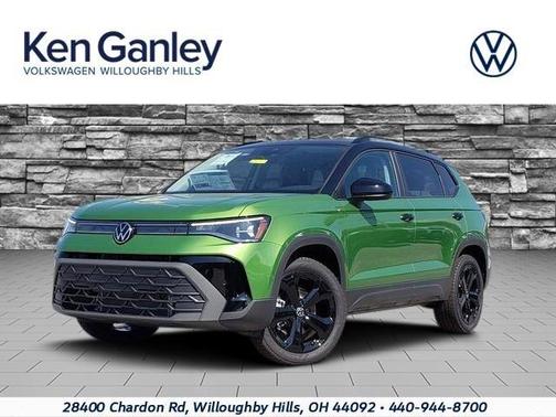 2025 Volkswagen Taos 1.5T SE Black