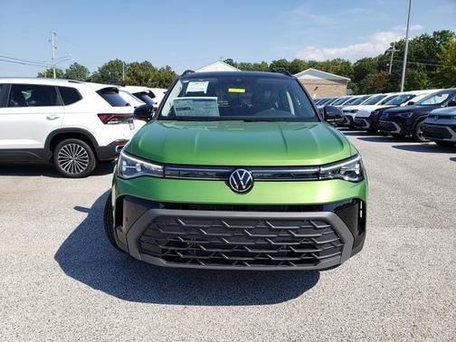 2025 Volkswagen Taos 1.5T SE Black