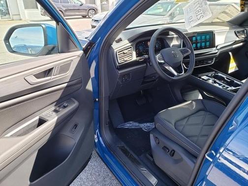2025 Volkswagen Atlas Cross Sport 2.0T SE w/Technology