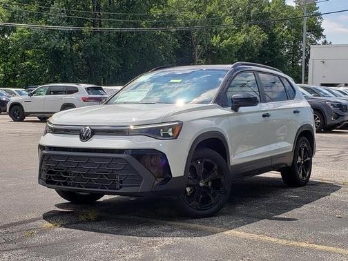 2025 Volkswagen Taos 1.5T SE Black