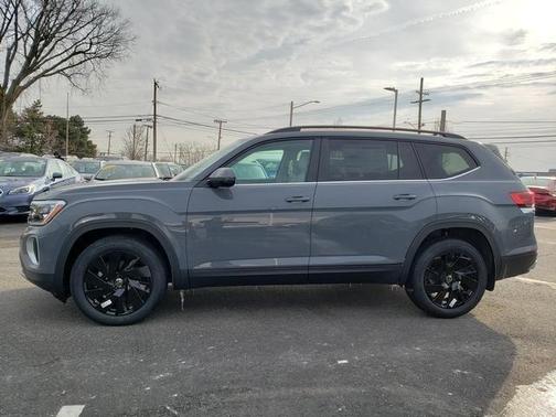 2025 Volkswagen Atlas 2.0T SE