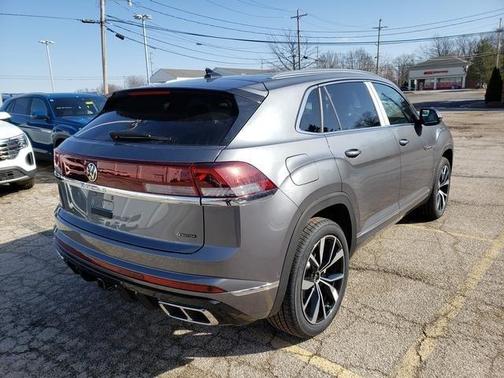 2025 Volkswagen Atlas Cross Sport 2.0T SEL Premium R-Line