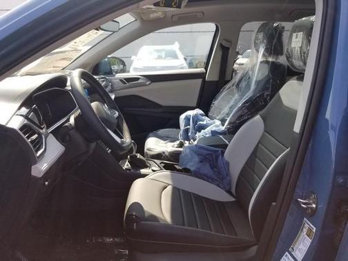 2025 Volkswagen Taos 1.5T SEL