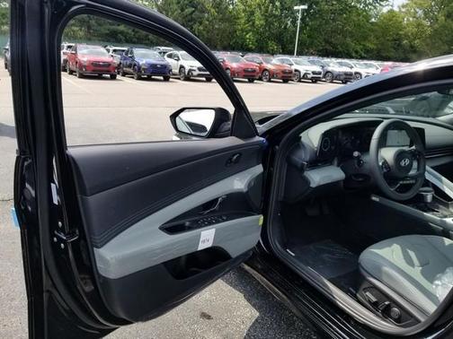 2025 Hyundai ELANTRA HEV Limited