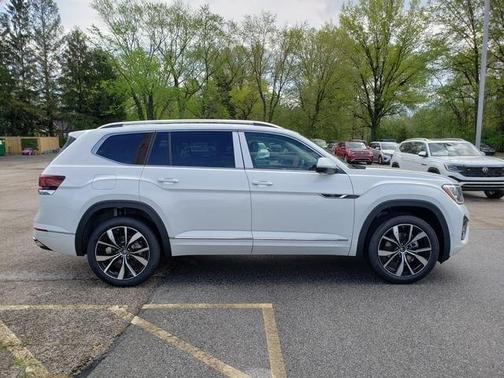 2025 Volkswagen Atlas 2.0T SEL Premium R-Line