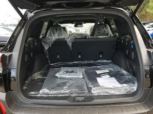 Crystal Black Silica 2026 Subaru Outback Limited