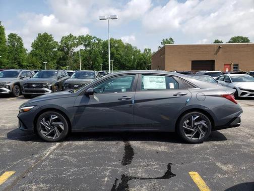 2025 Hyundai ELANTRA SEL Convenience