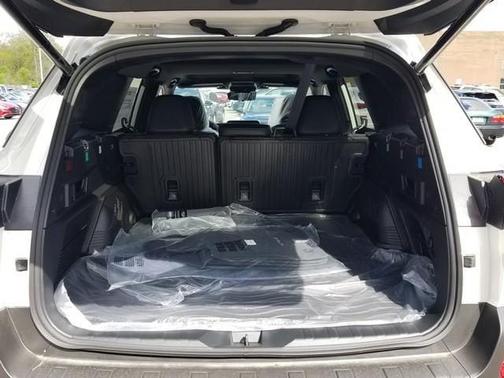Crystal White Pearl 2026 Subaru Outback Touring XT