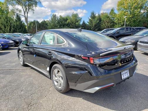 2025 Hyundai SONATA SE