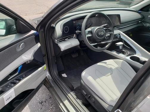 2025 Hyundai ELANTRA HEV Limited