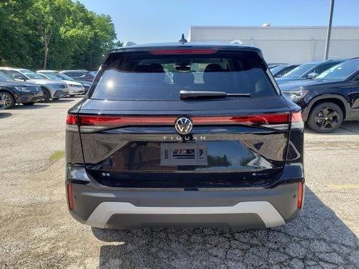 2025 Volkswagen Tiguan 2.0T SE