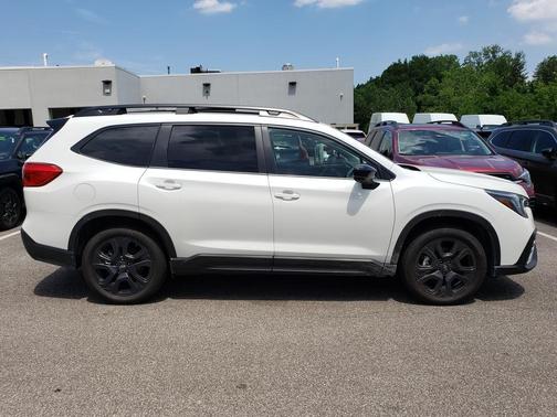 Crystal White Pearl 2026 Subaru Ascent Onyx Edition Touring