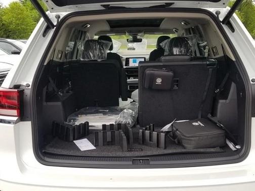 2025 Volkswagen Atlas 2.0T SEL Premium R-Line