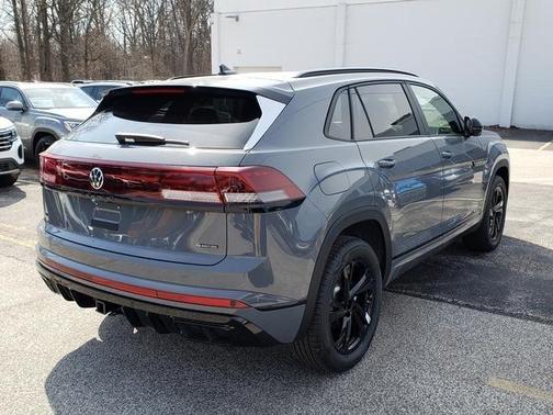 2025 Volkswagen Atlas Cross Sport 2.0T SEL R-Line Black