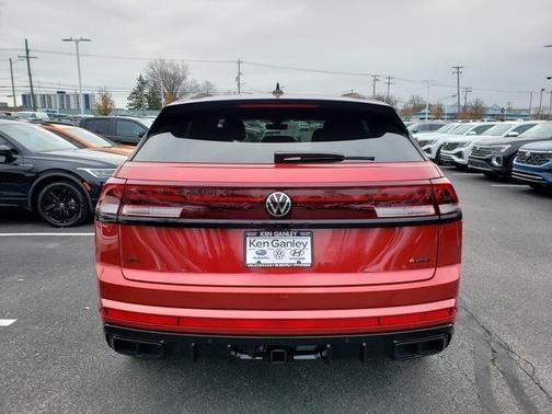 2025 Volkswagen Atlas Cross Sport 2.0T SEL R-Line Black