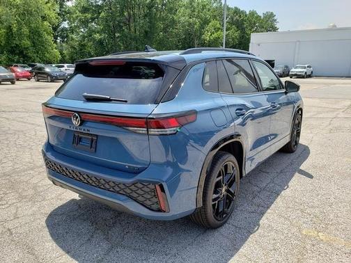 2025 Volkswagen Tiguan 2.0T SE R-Line Black