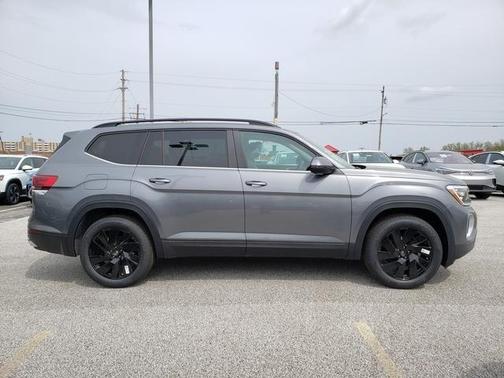 2025 Volkswagen Atlas 2.0T SE