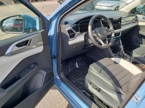 2025 Volkswagen Taos 1.5T SEL