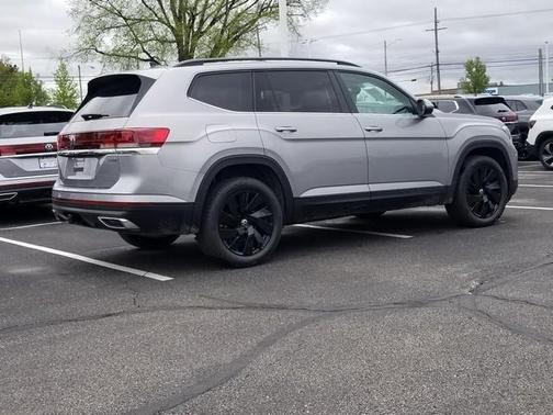 2025 Volkswagen Atlas 2.0T SE