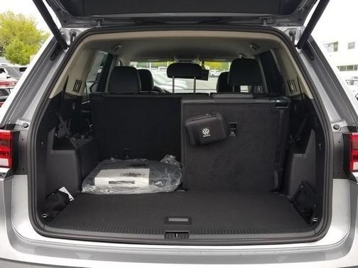 2025 Volkswagen Atlas 2.0T SE