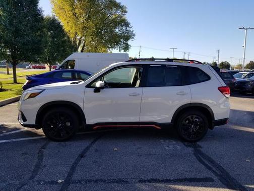 Crystal White Pearl 2024 Subaru Forester Sport