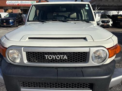 2014 Toyota FJ Cruiser Base