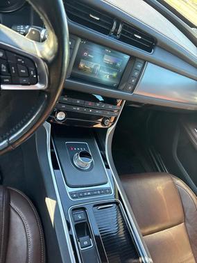 2016 Jaguar XF 35t R-Sport