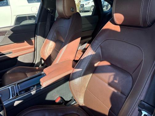 2016 Jaguar XF 35t R-Sport