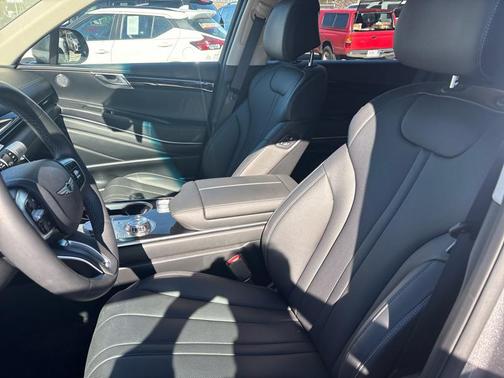 2025 Genesis GV80 2.5T