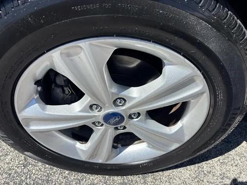 Burgundy 2014 Ford Escape SE