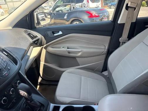 White 2014 Ford Escape SE