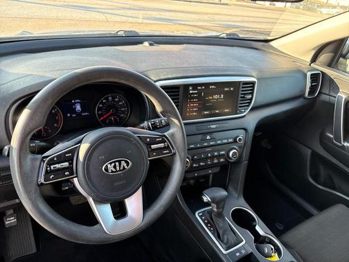 2022 Kia Sportage LX