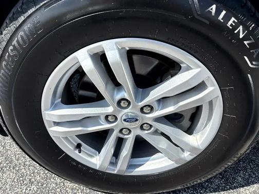 2023 Ford Explorer Base 4WD