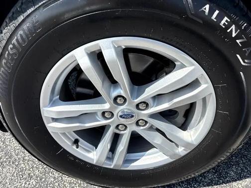 2023 Ford Explorer Base 4WD