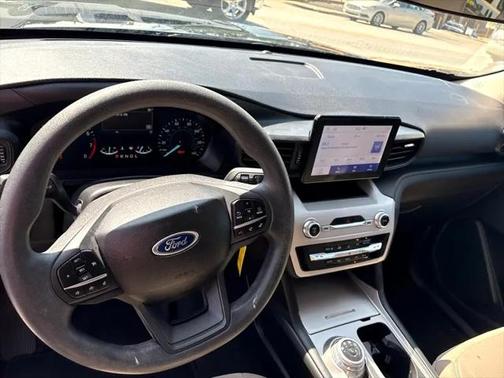 2023 Ford Explorer Base 4WD