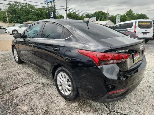 Absolute Black 2022 Hyundai Accent SEL