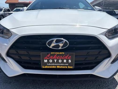 Chalk White 2019 Hyundai Veloster 2