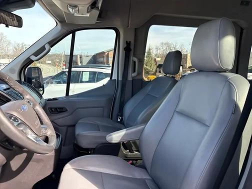 2016 Ford Transit-150 XLT