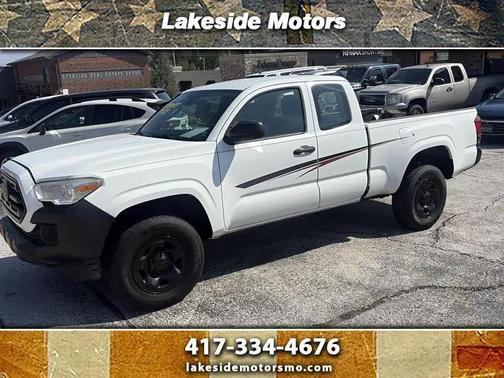Super White 2018 Toyota Tacoma SR