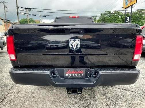 2017 RAM 2500 Tradesman Crew Cab 4x2 8' Box