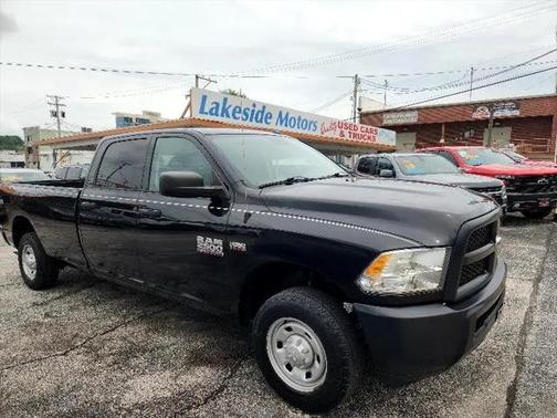 2017 RAM 2500 Tradesman Crew Cab 4x2 8' Box