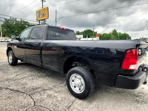 2017 RAM 2500 Tradesman Crew Cab 4x2 8' Box