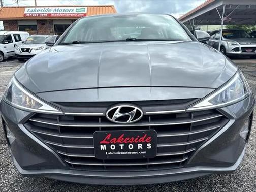 2019 Hyundai ELANTRA SE
