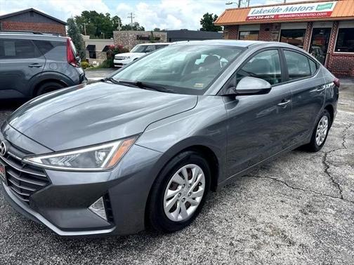 2019 Hyundai ELANTRA SE