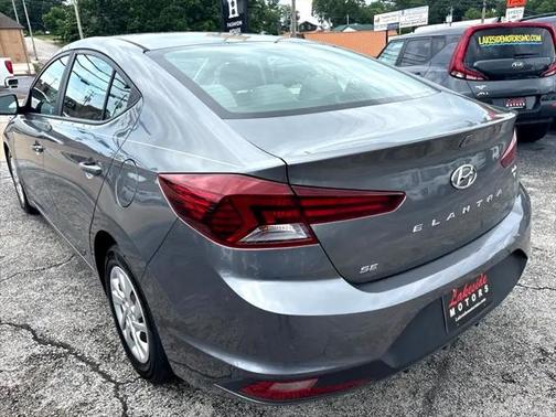 2019 Hyundai ELANTRA SE