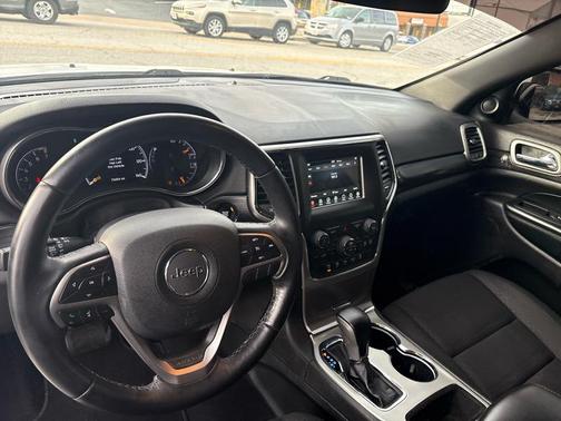 2019 Jeep Grand Cherokee Laredo